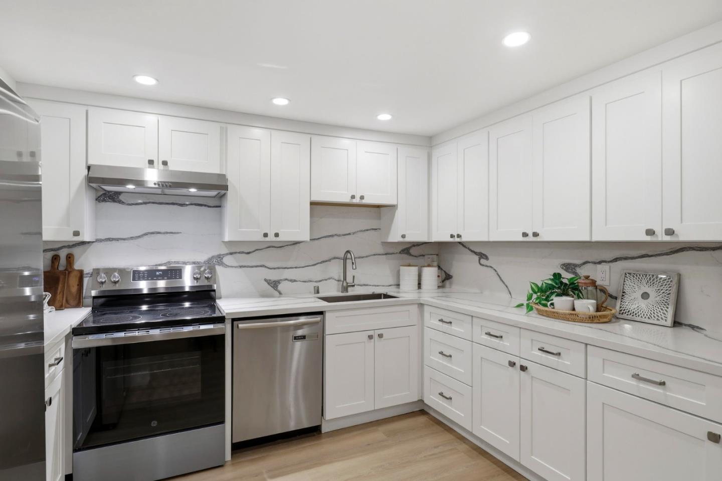 Photo #12: ML82051305 Listing: Photo #12