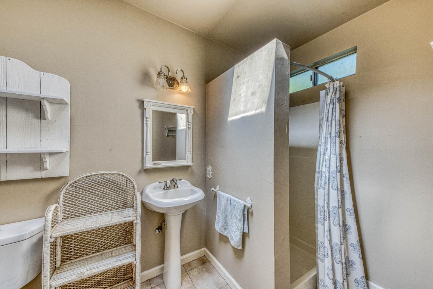 137 Maple St, Salinas, CA 93901 photo 32