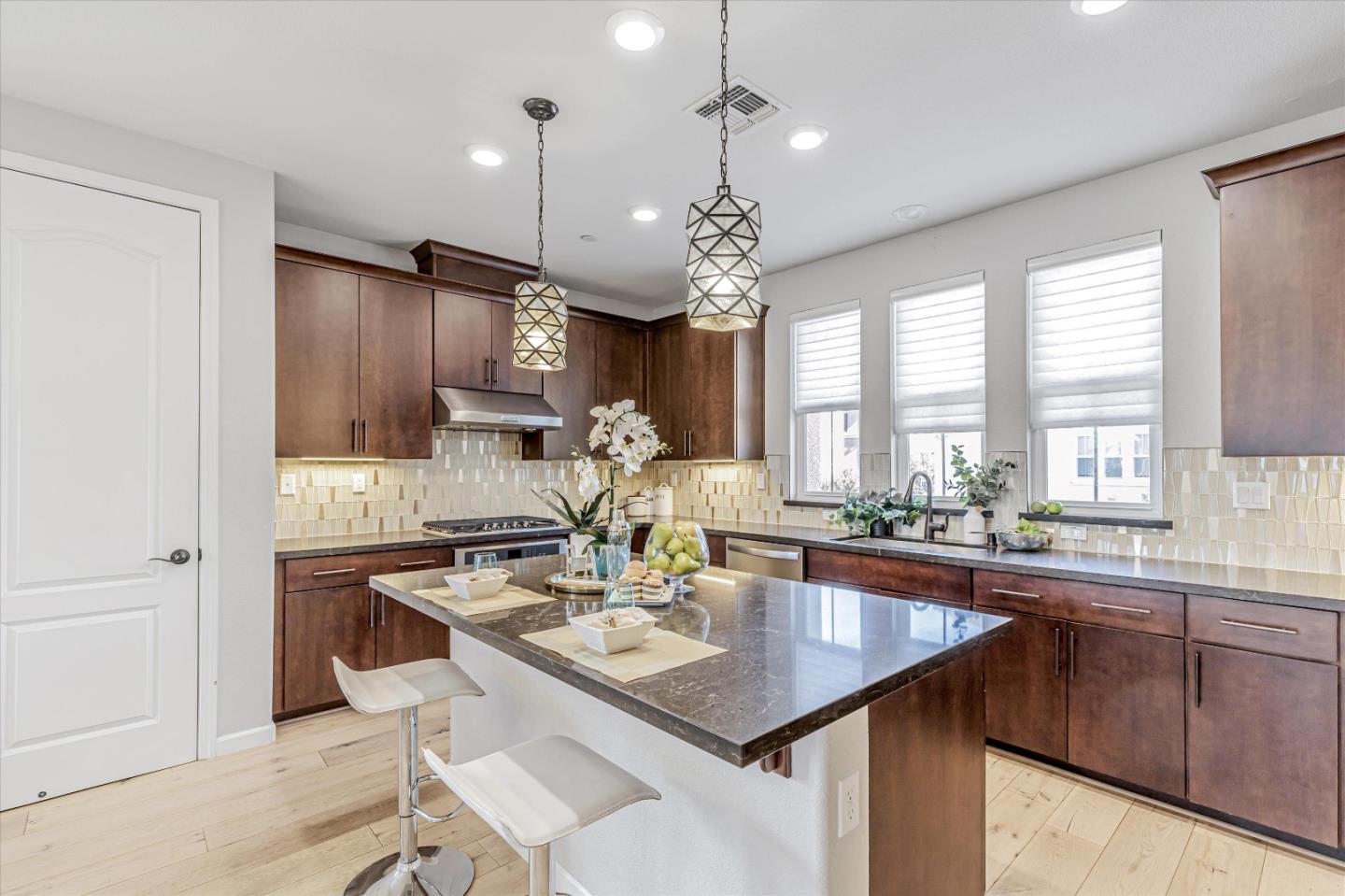 Photo #10: ML82051338 Listing: Photo #10
