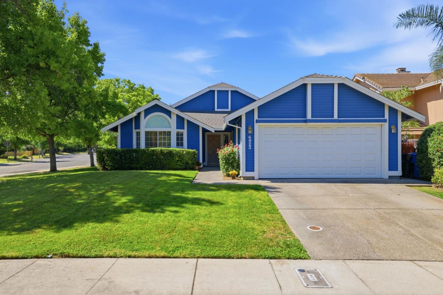 4923 Shady Leaf WAY, Sacramento, CA 95838, Photo 2