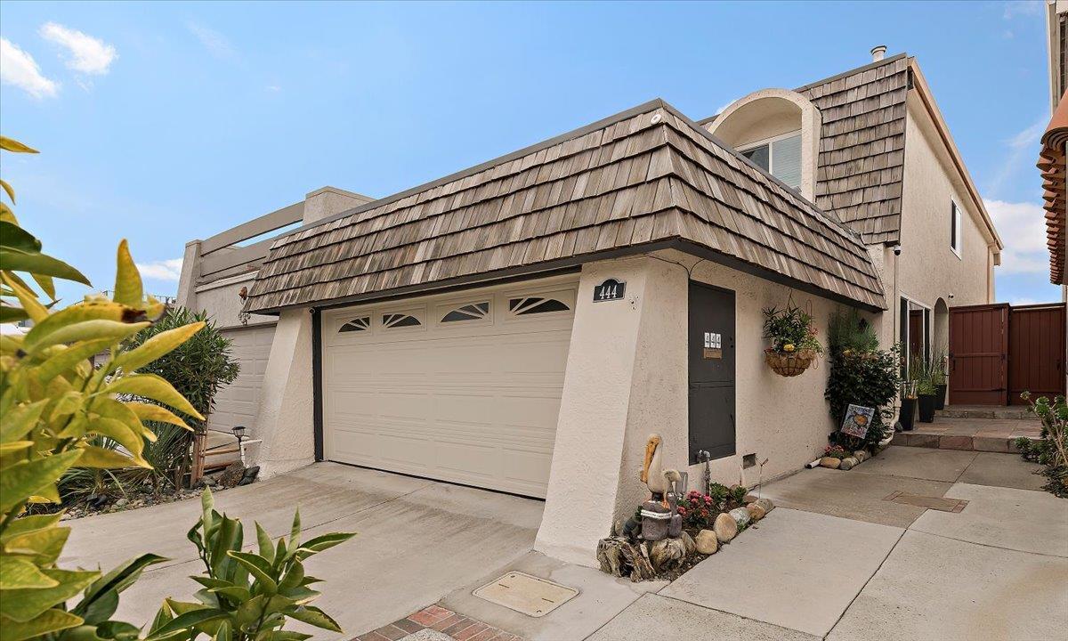 Front Image Thumbnail for ML82051554