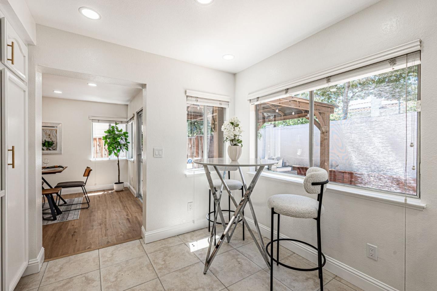 1101 Clifford Ln