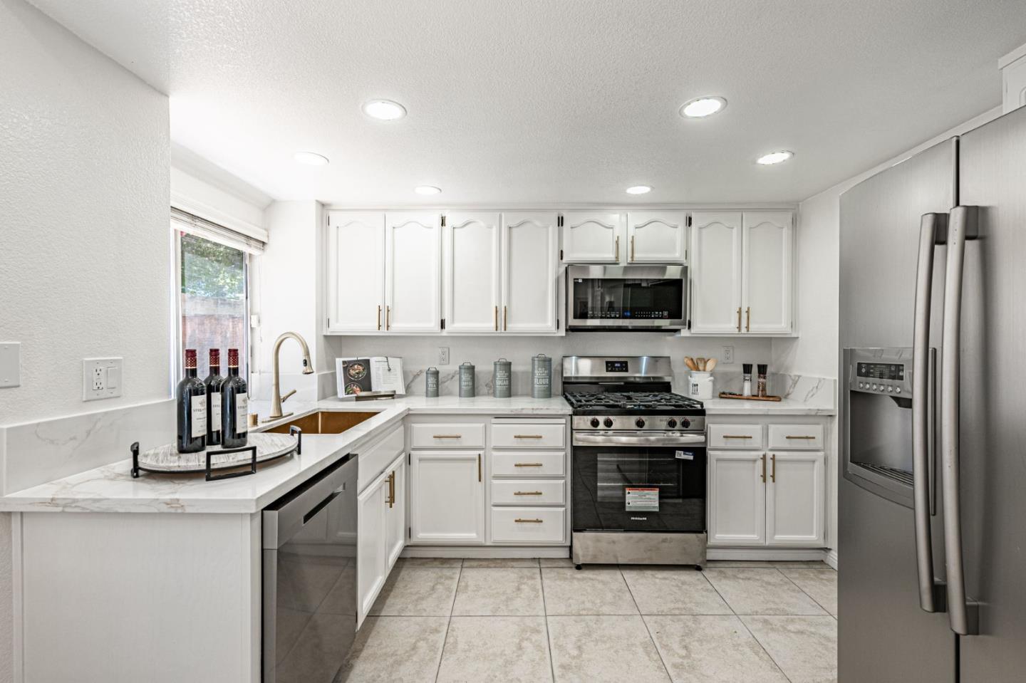1101 Clifford Ln