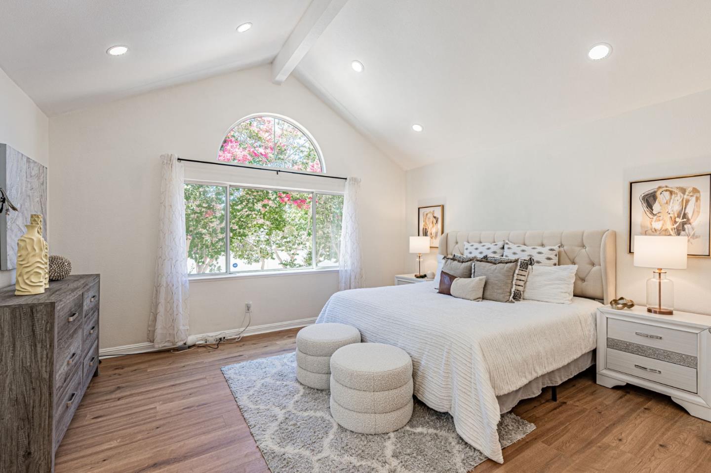 1101 Clifford Ln