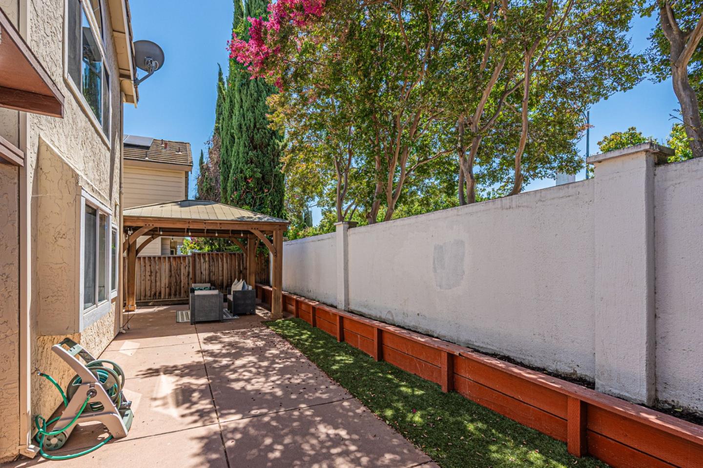1101 Clifford Ln