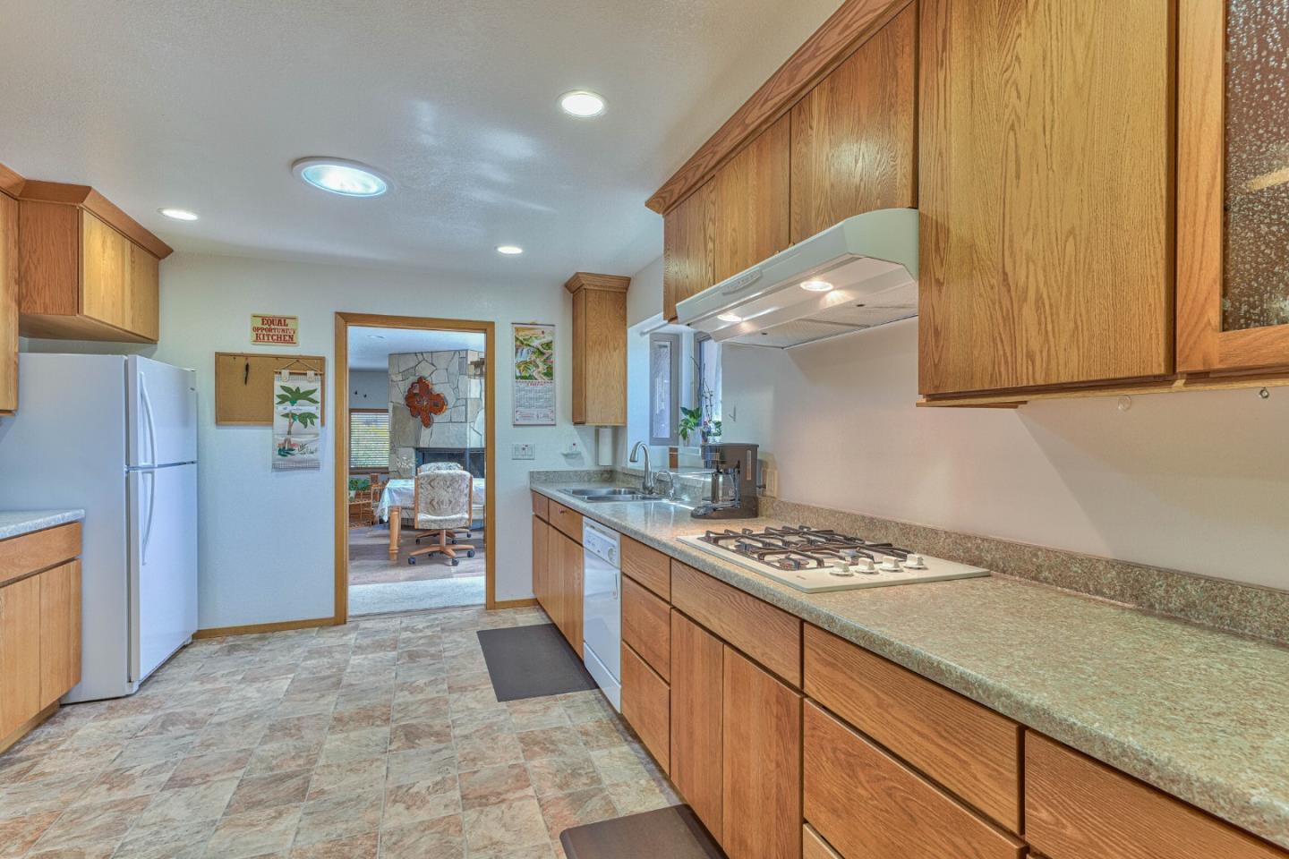 1239 Josselyn Canyon RD, Monterey, CA 93940, Photo 6