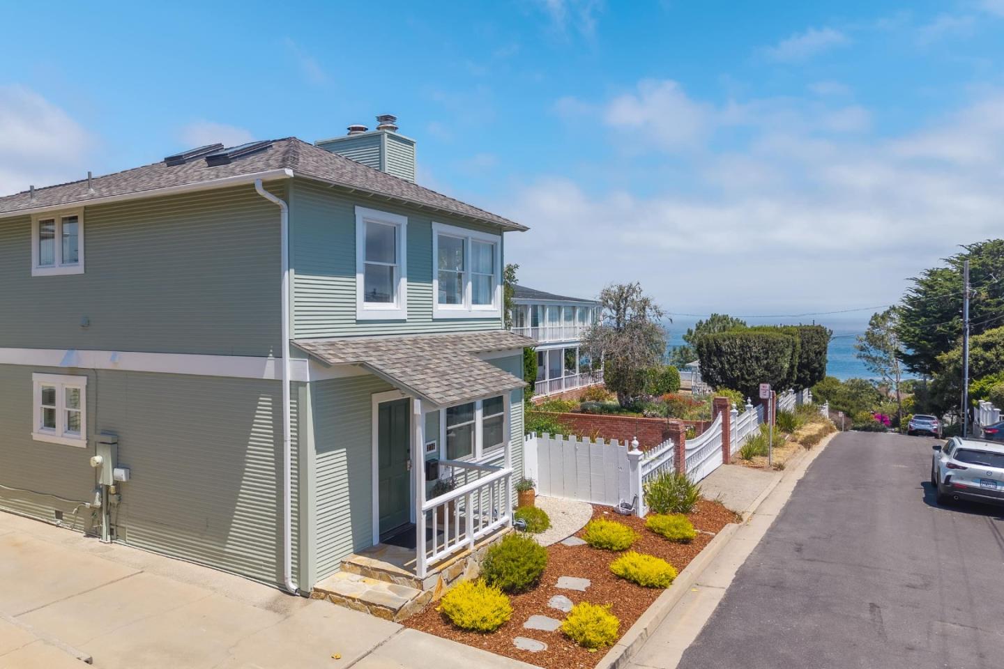 216 2nd ST, PacificGrove, CA 93950, Photo 4