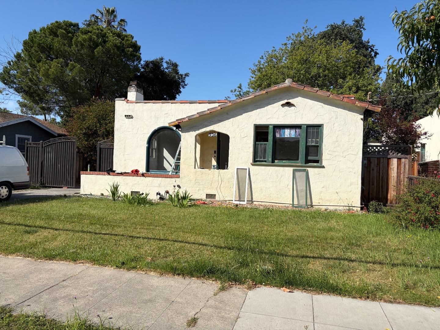 Front Image Thumbnail for ML82051826