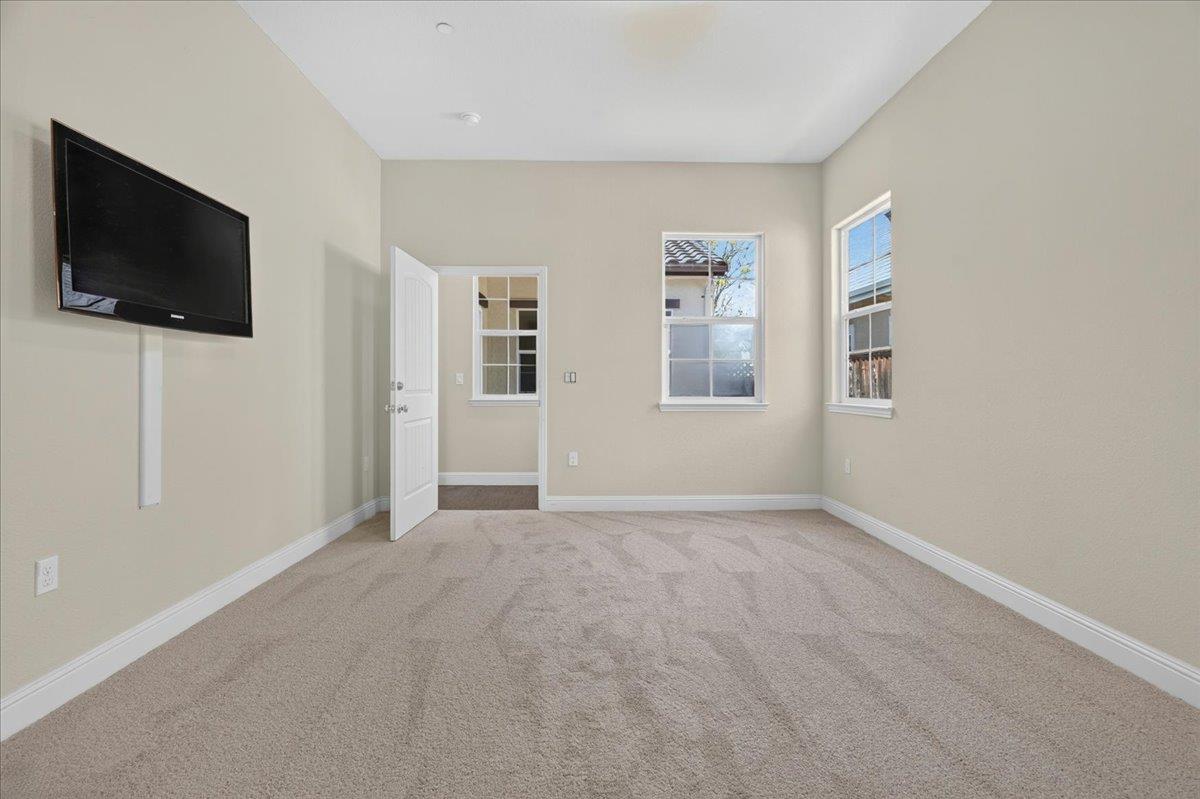 18470 Mcclellan Cir, Monterey County, CA 93933 photo 18