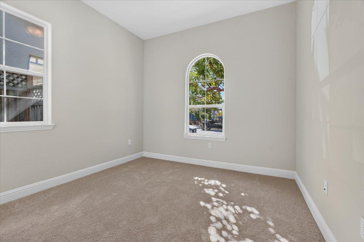 18470 Mcclellan Cir, Monterey County, CA 93933 photo 34