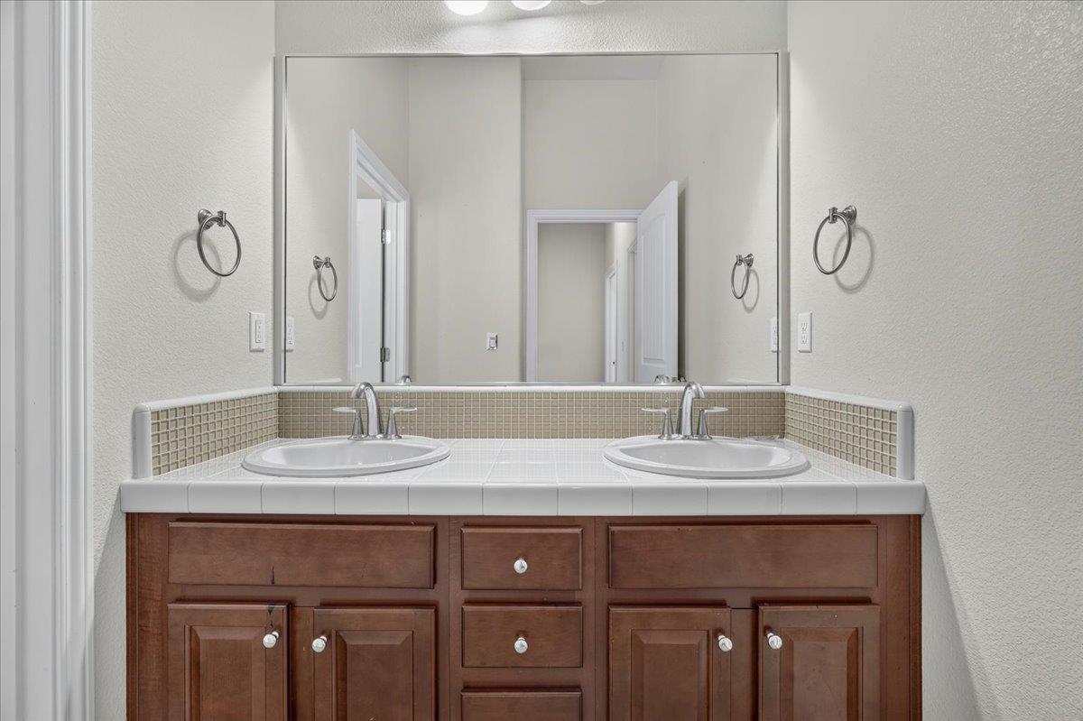 18470 Mcclellan Cir, Monterey County, CA 93933 photo 37