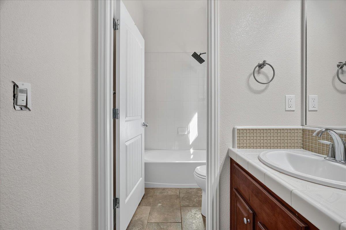 18470 Mcclellan Cir, Monterey County, CA 93933 photo 38