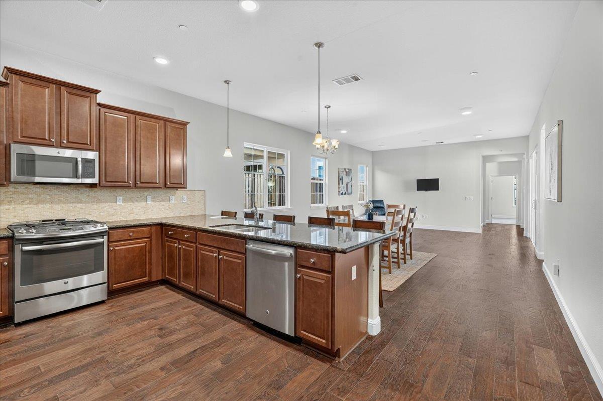 18470 Mcclellan Cir, Monterey County, CA 93933 photo 9