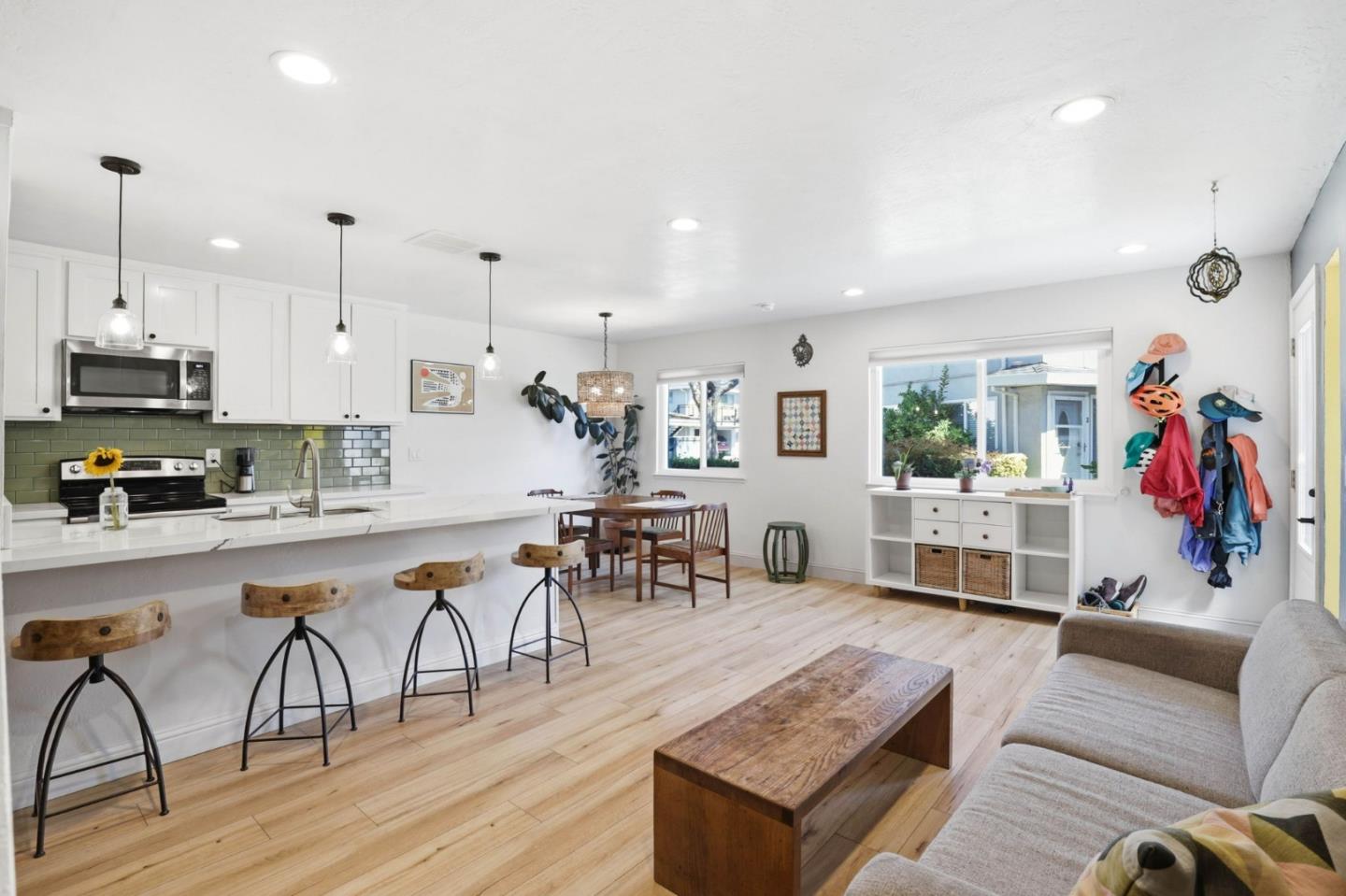 Photo #5: ML82051876 Listing: Photo #5