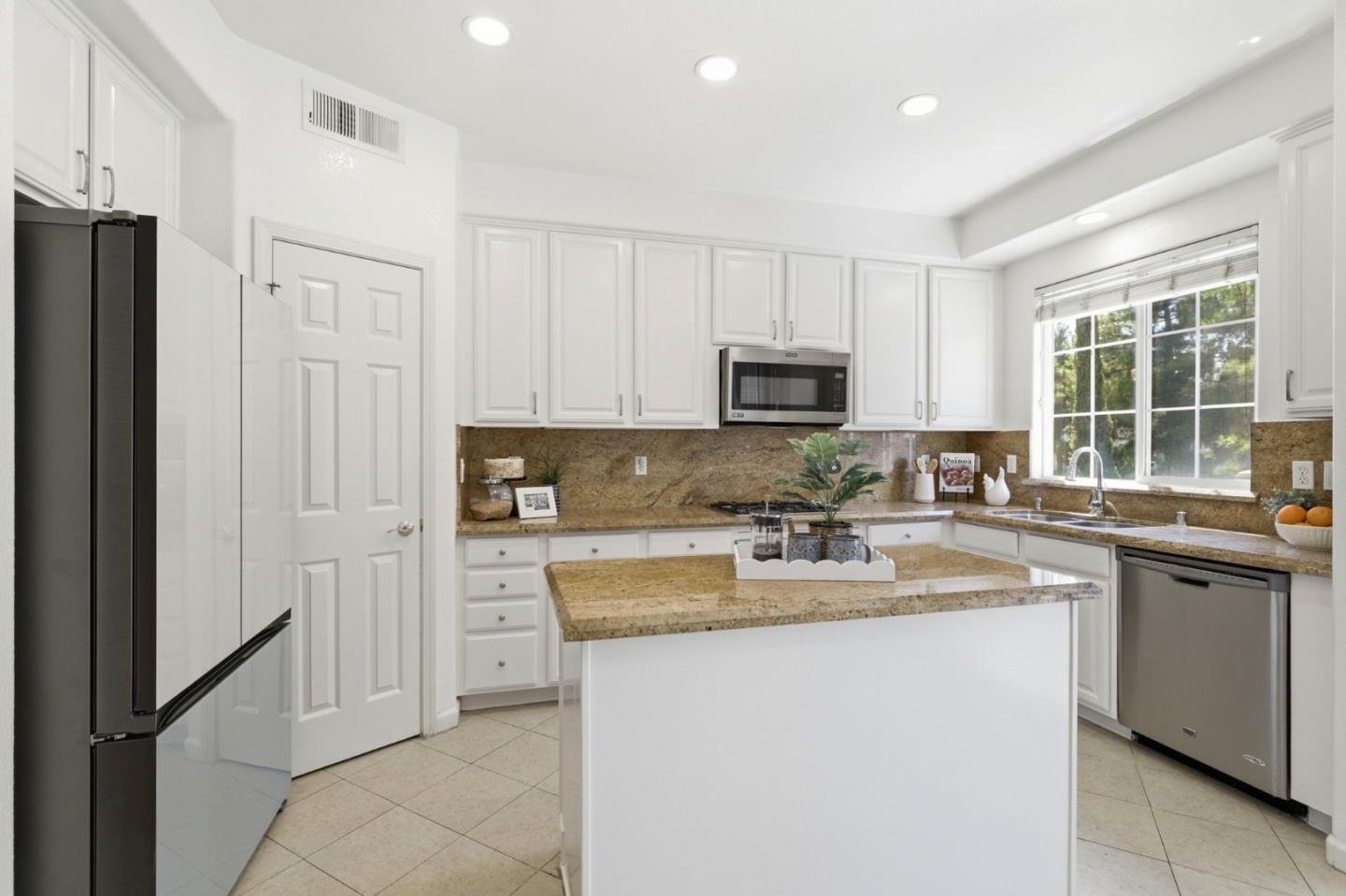 Photo #7: ML82052081 Listing: Photo #7