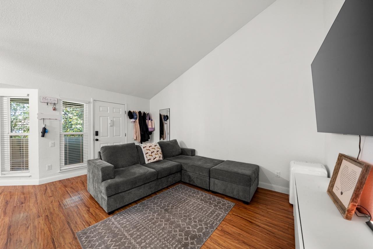 Photo #5: ML82052119 Listing: Photo #5