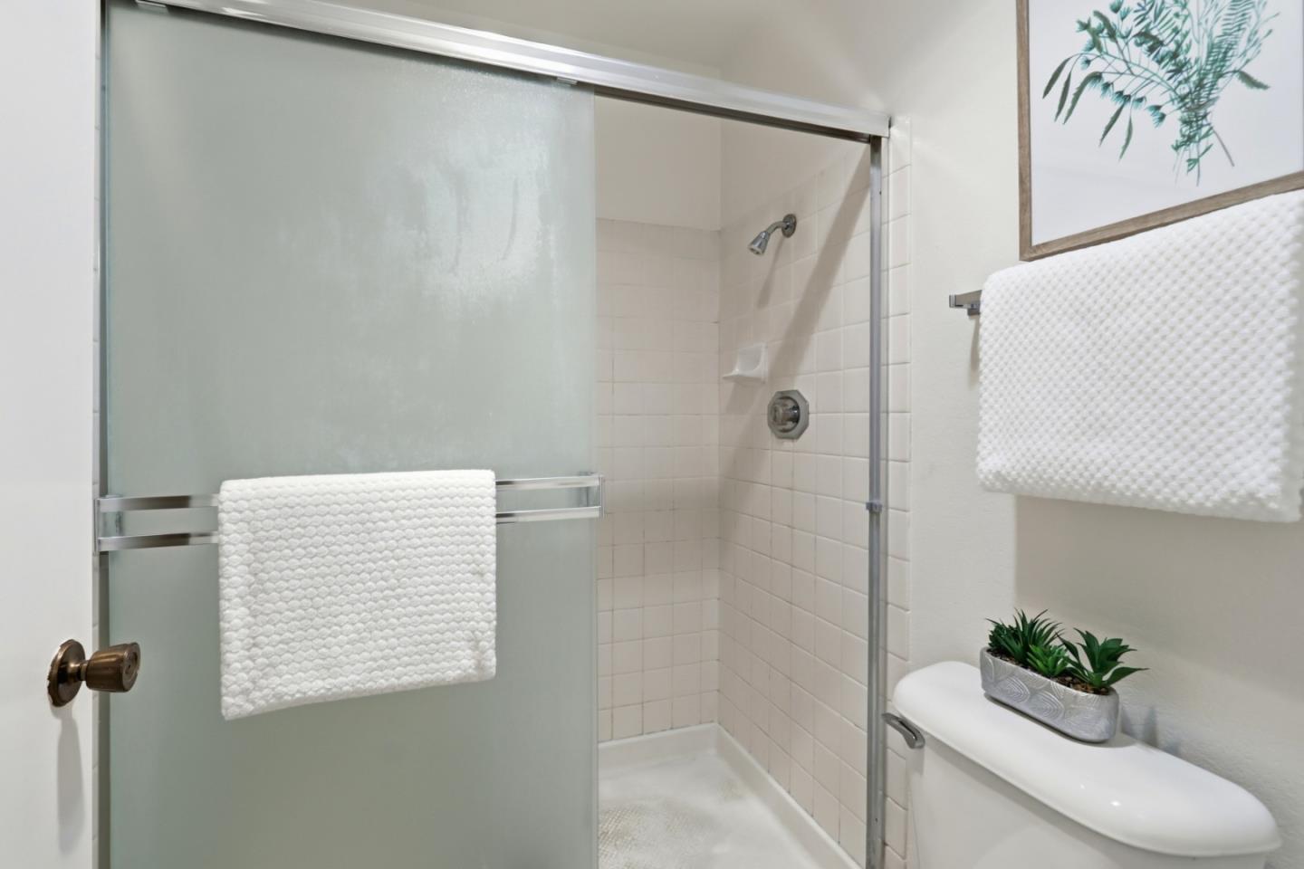 Photo #16: ML82052347 Listing: Photo #16