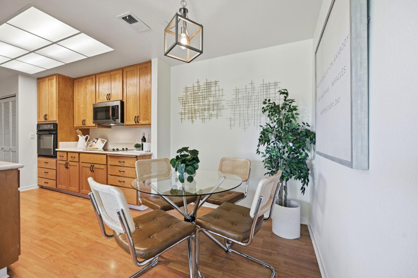 Photo #18: ML82052411 Listing: Photo #18