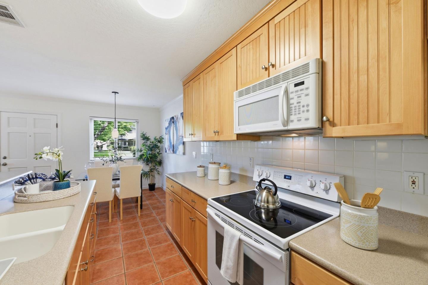 Photo #8: ML82052619 Listing: Photo #8