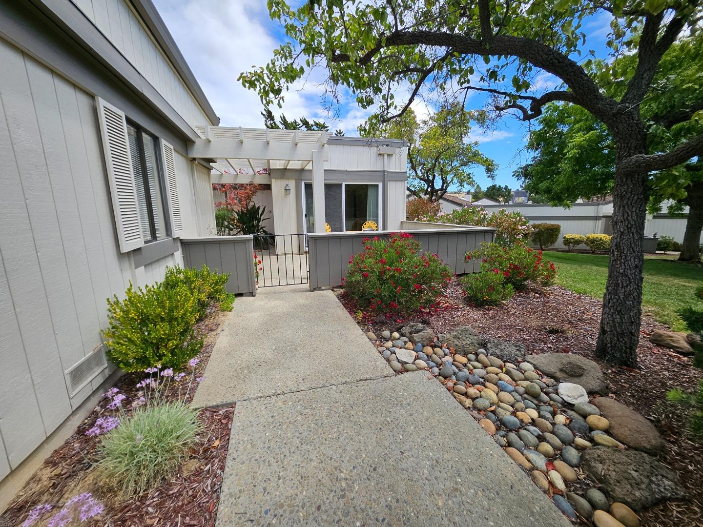 Photo #4: ML82052663 Listing: Photo #4