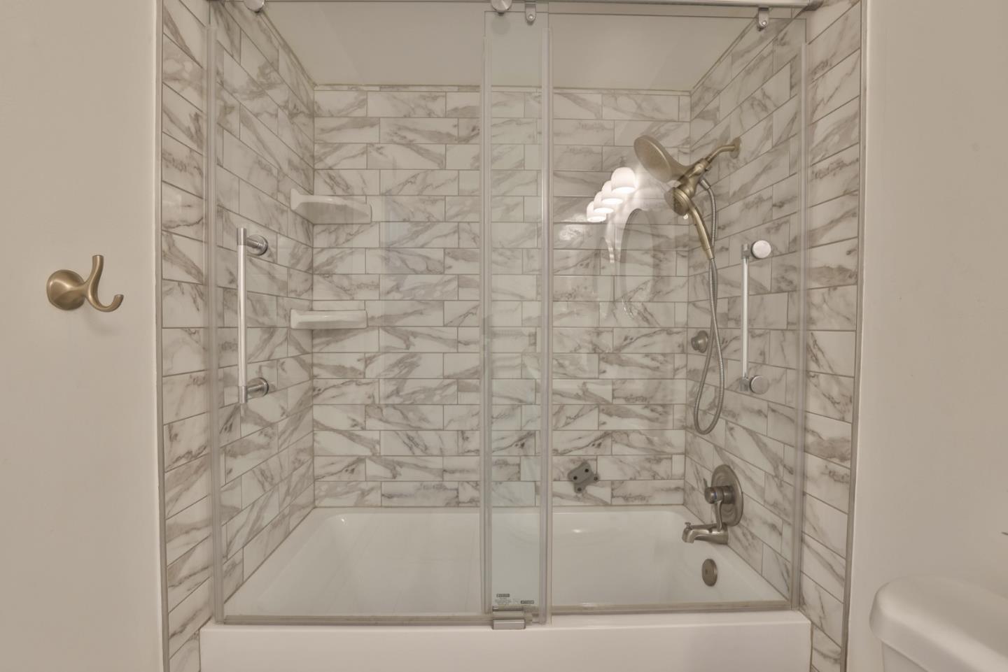 Photo #18: ML82052733 Listing: Photo #18