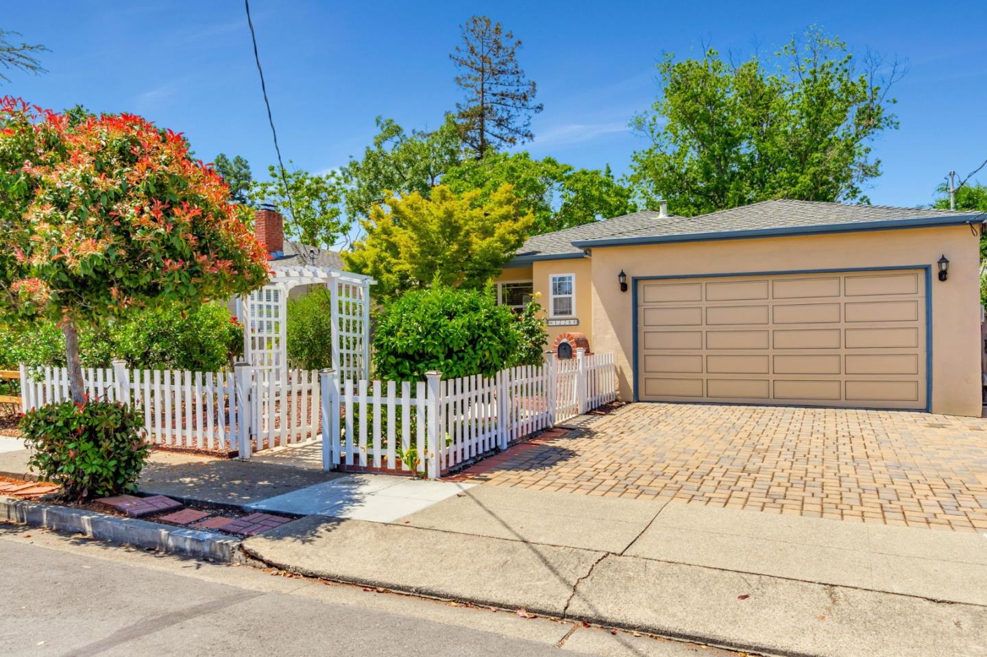 Front Image Thumbnail for ML82052889