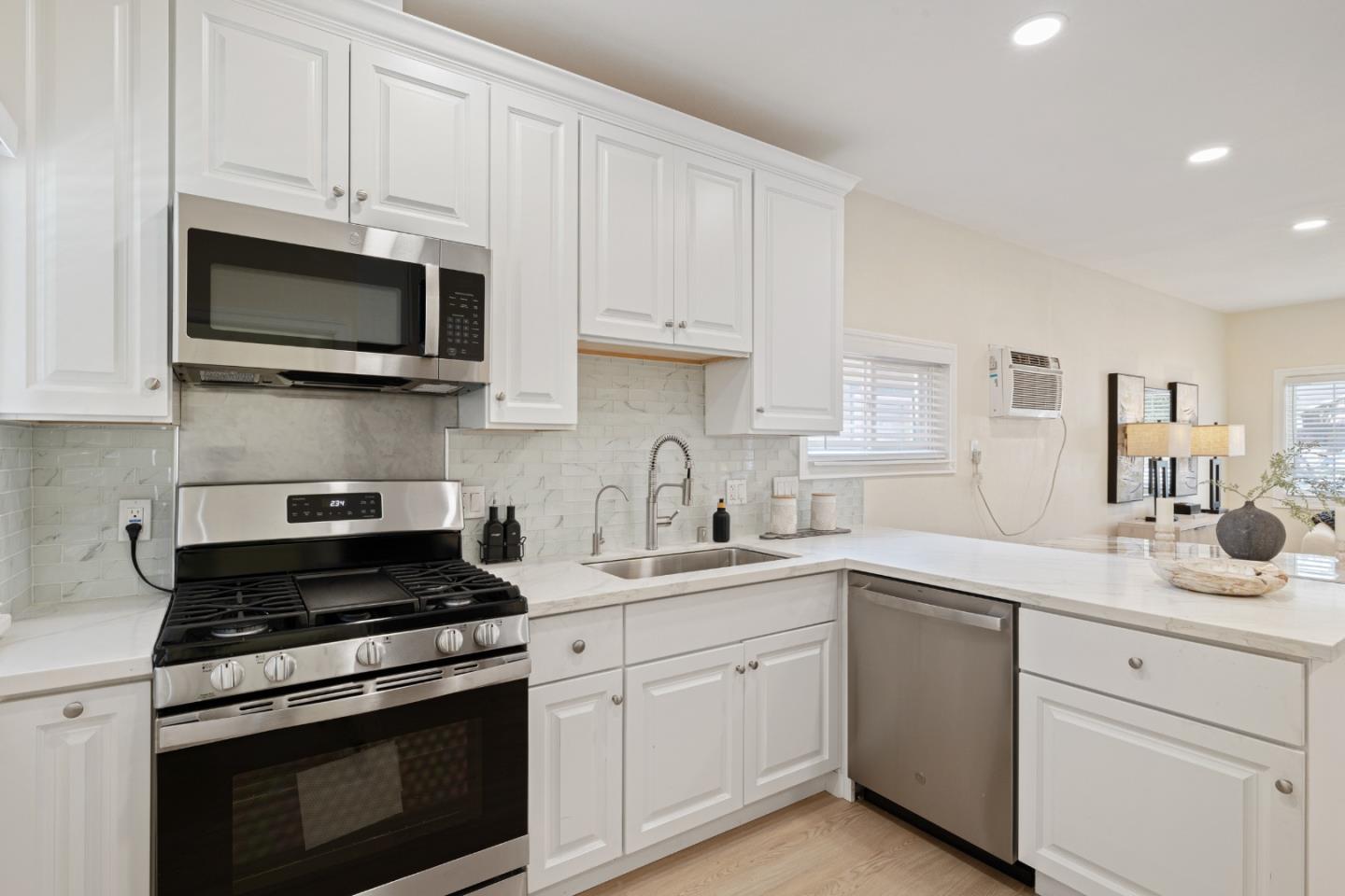 1247 Benton ST, SantaClara, CA 95050, Photo 6