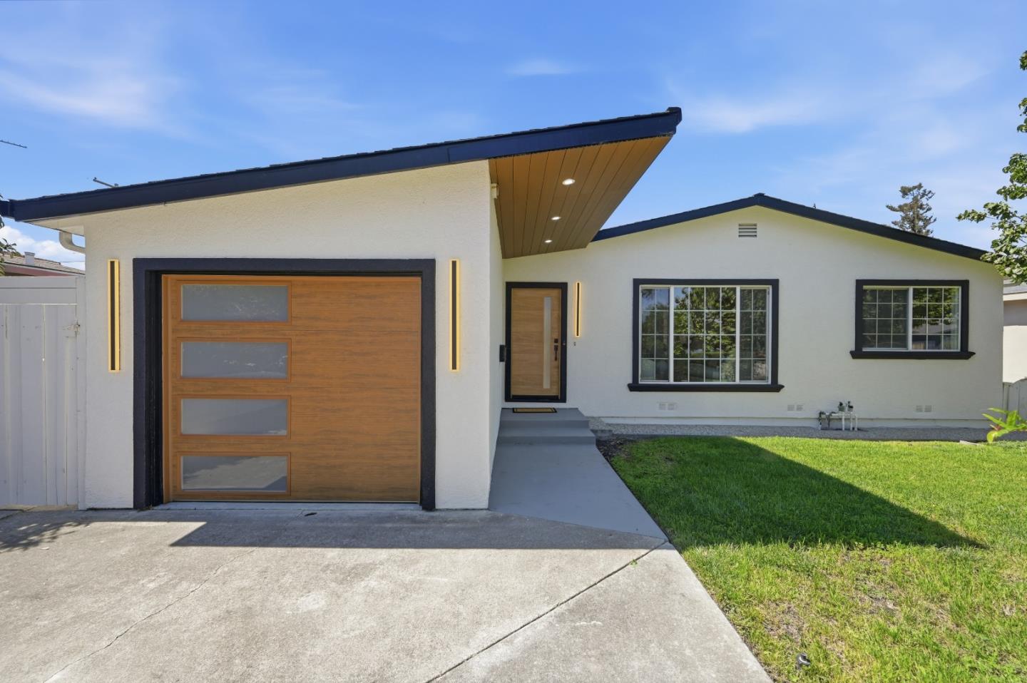 Front Image Thumbnail for ML82052969