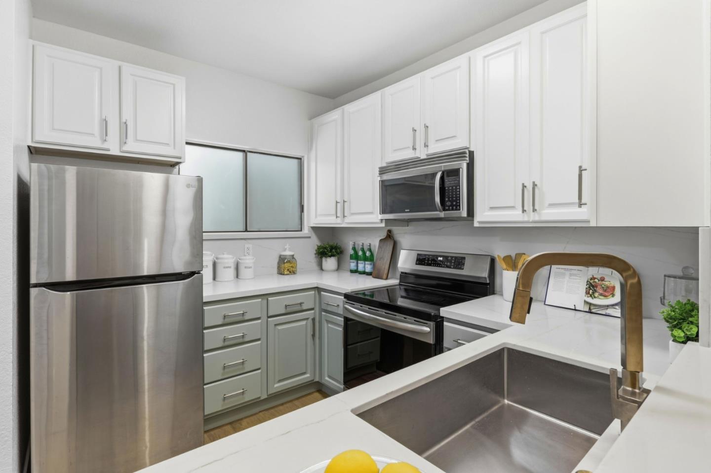 Front Image Thumbnail for ML82053554