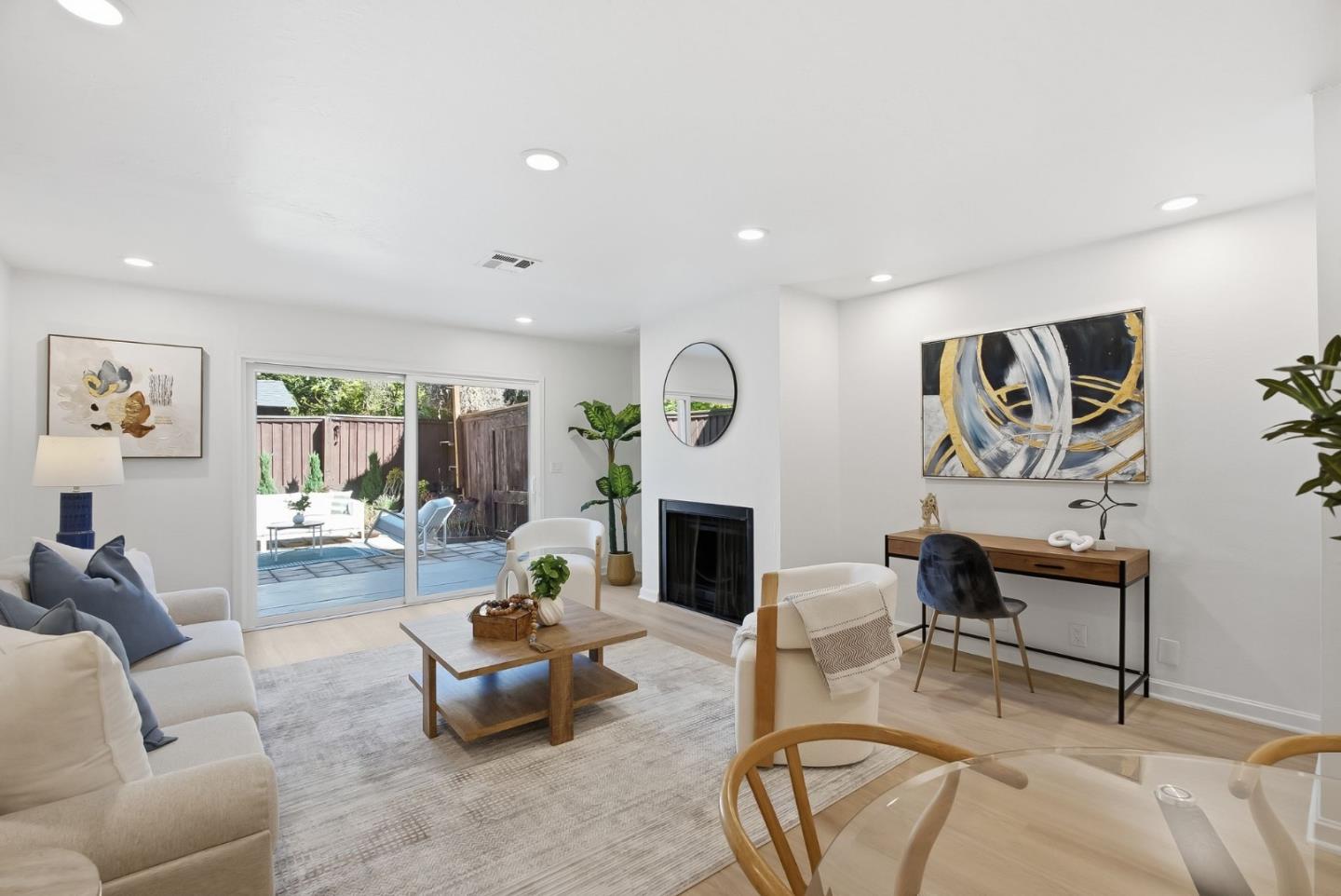 633 Forest AVE