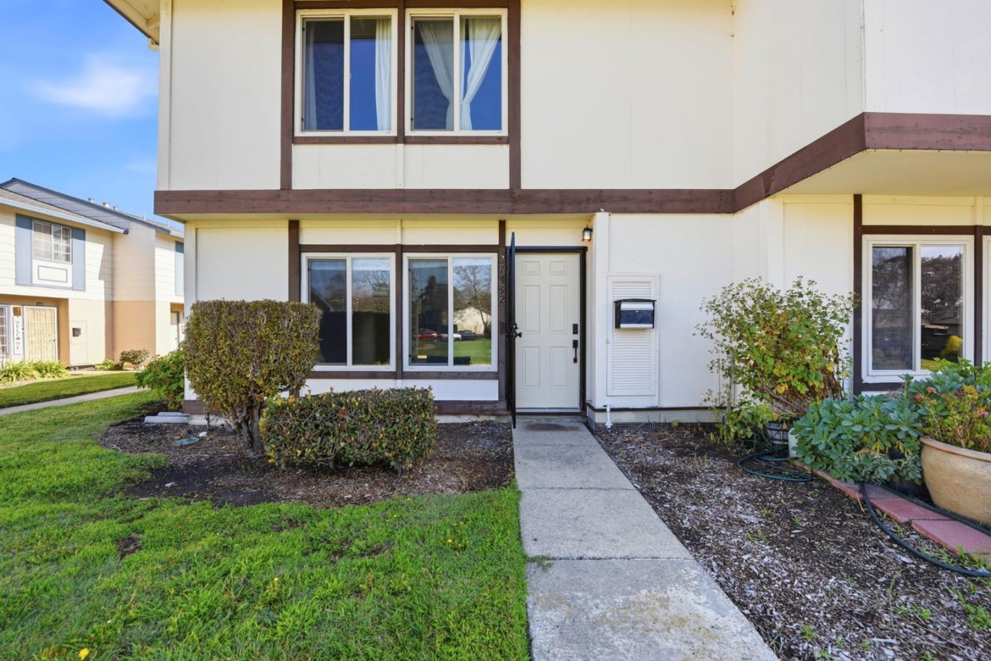 27492 Ponderosa CT, Hayward, CA 94545, Photo 2