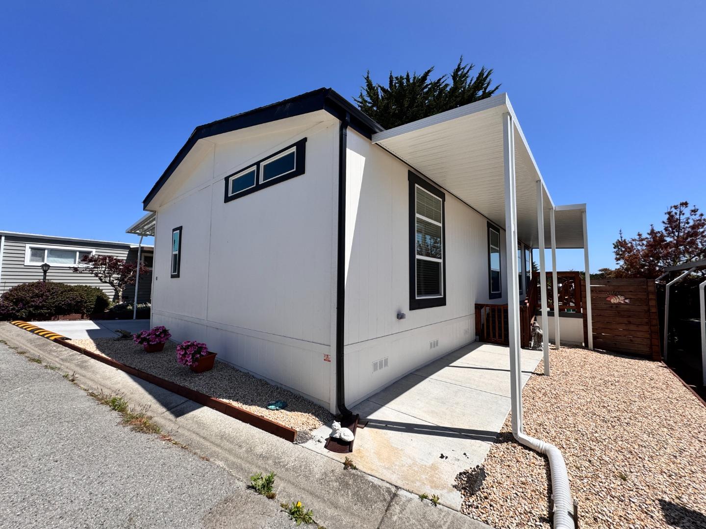 Front Image Thumbnail for ML82053811