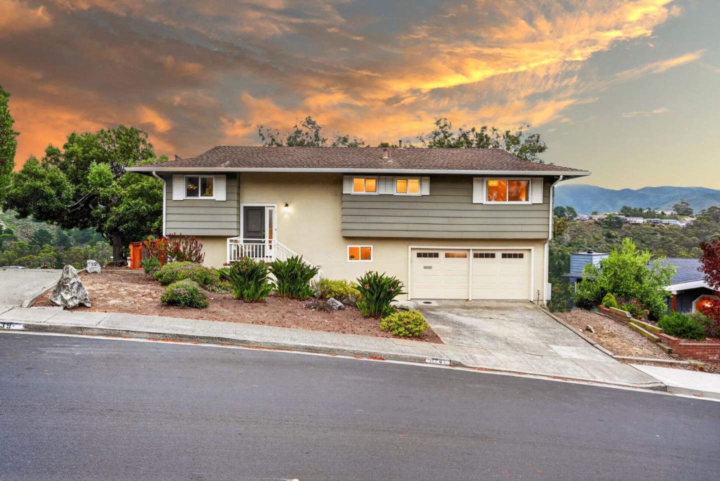 Front Image Thumbnail for ML82053822
