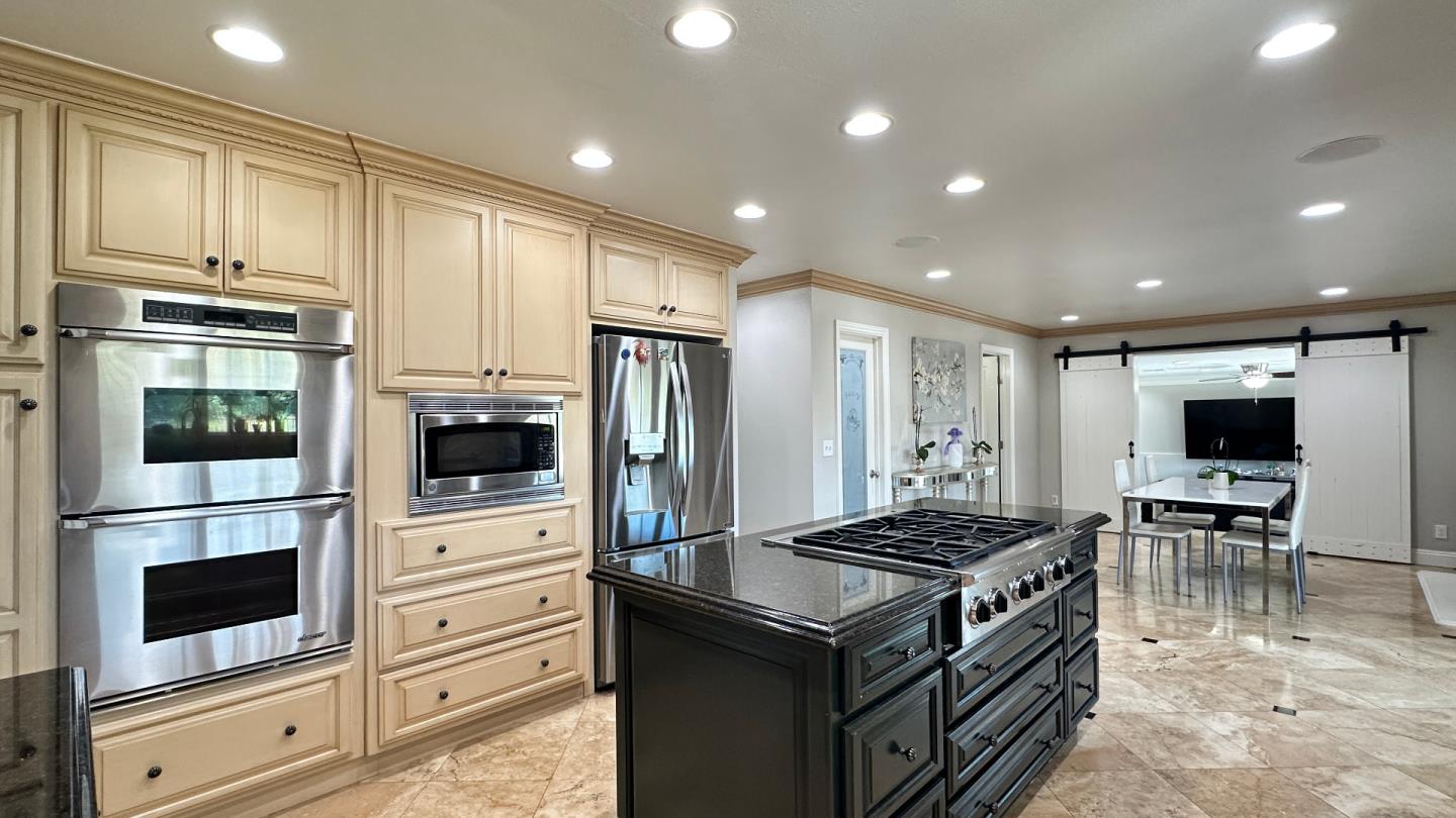 Front Image Thumbnail for ML82053859