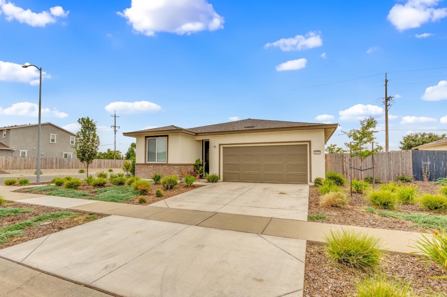 4076 Eugene Dr, Olivehurst, CA 95961 photo 2