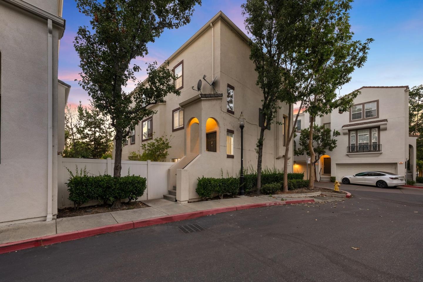 Front Image Thumbnail for ML82054359