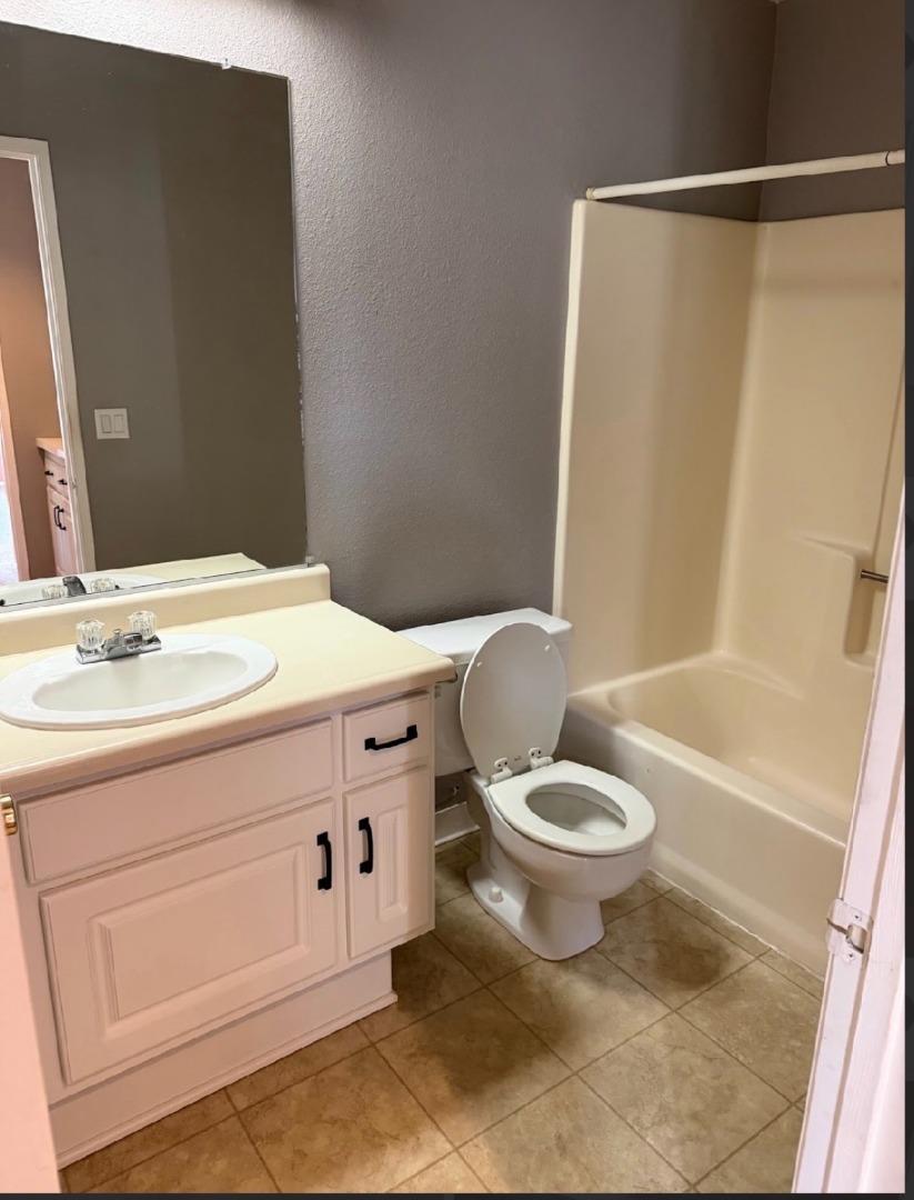 1635 W Swain Rd, Stockton, CA 95207 photo 11