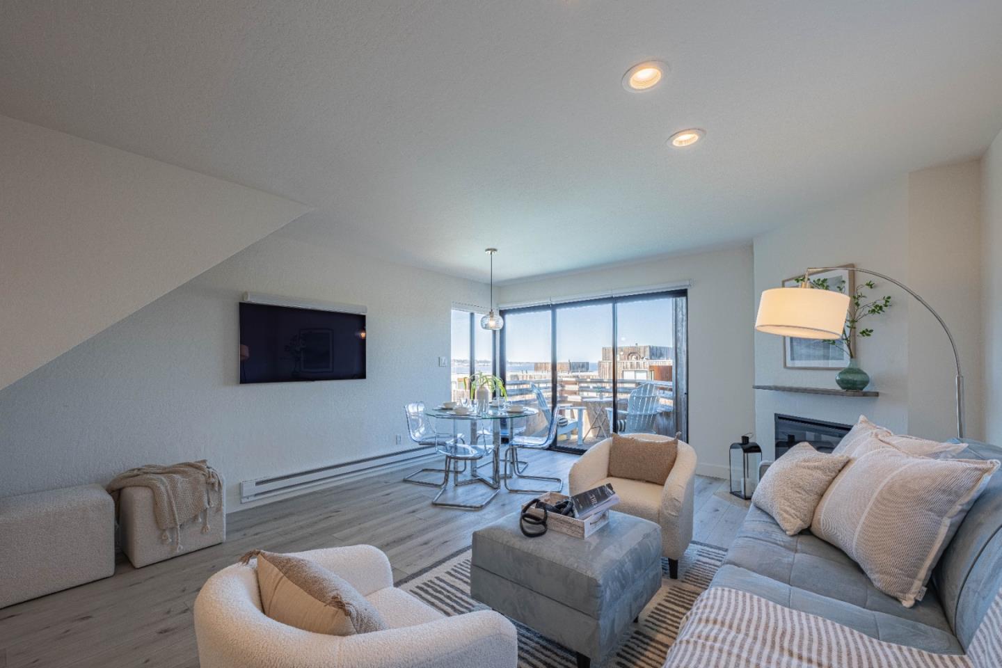 125 Surf Way 438, Monterey, CA 93940, Photo 6