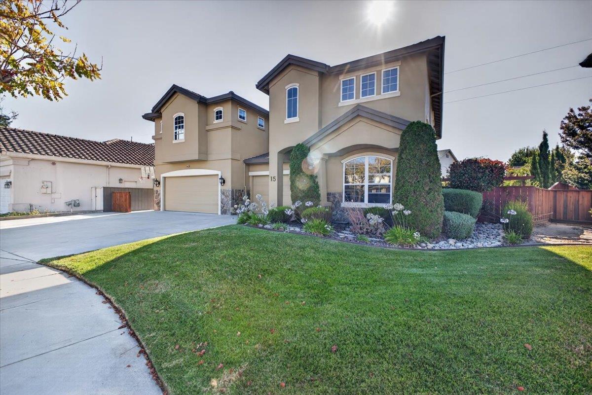 15 Victoria CIR, SALINAS, CA 93906
