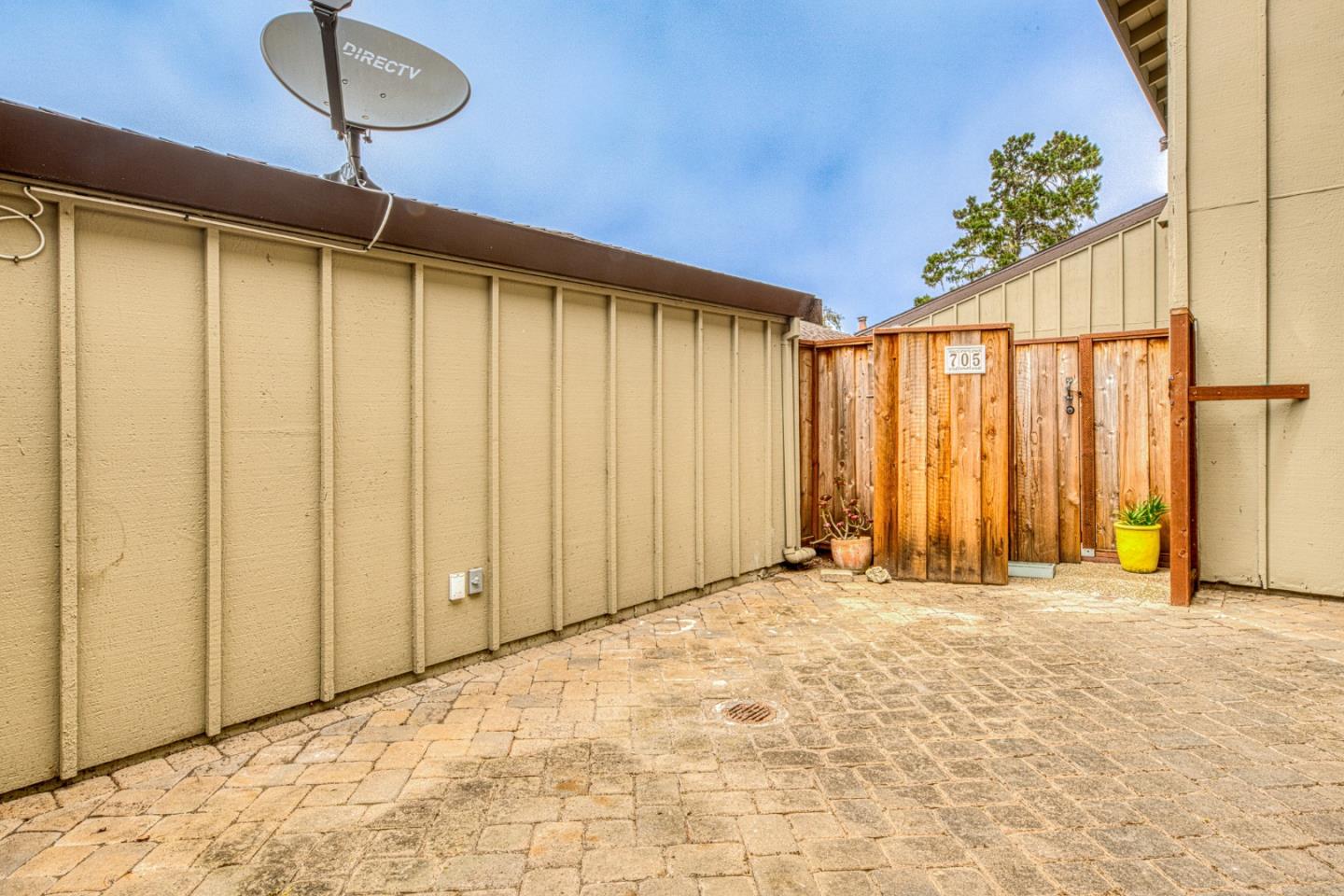 Address Filtered, Photo 7