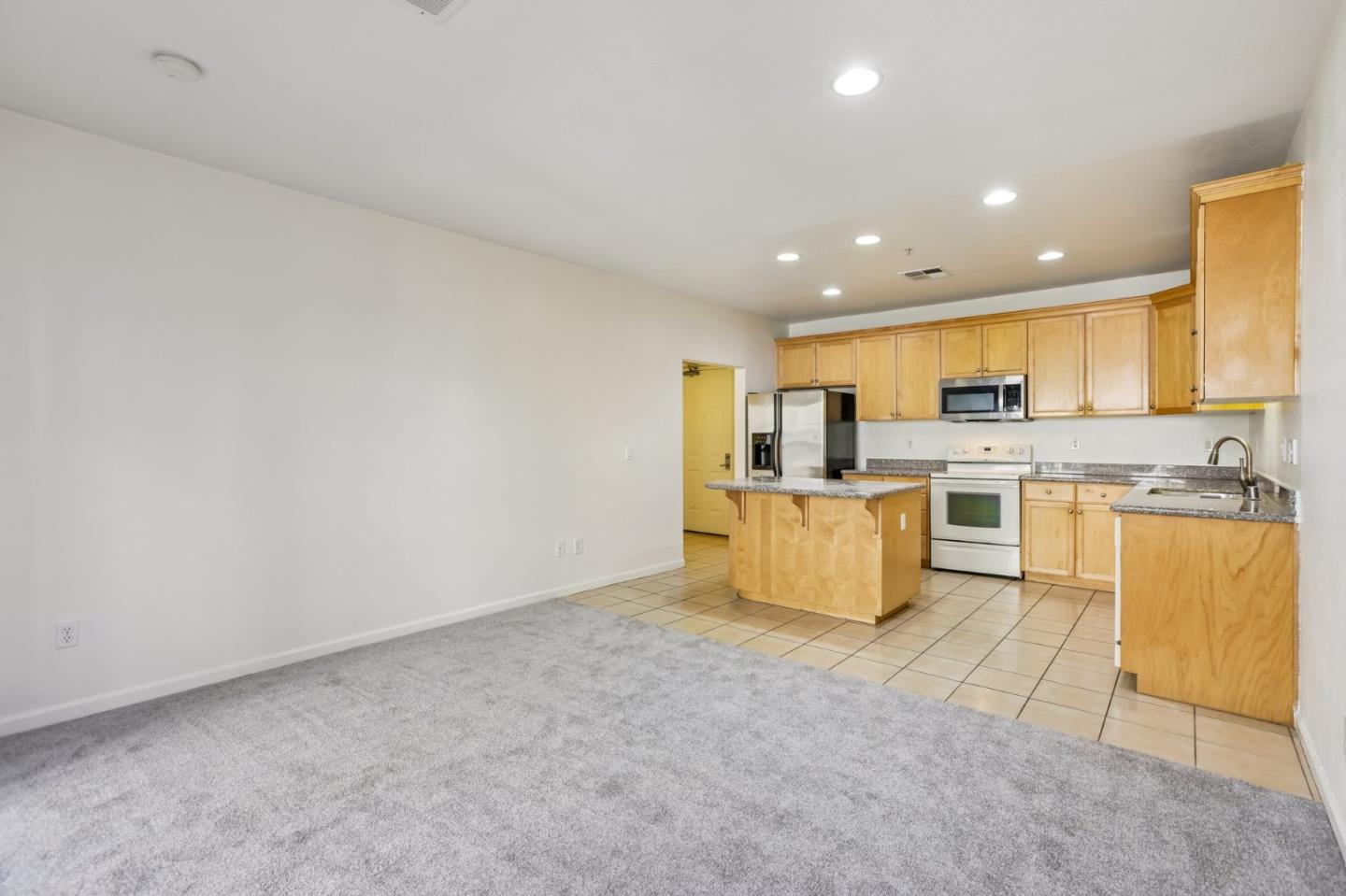 88 N Jackson AVE 210, SanJose, CA 95116, Photo 2