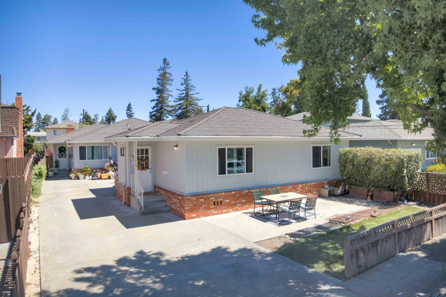 1567 Hawes CT