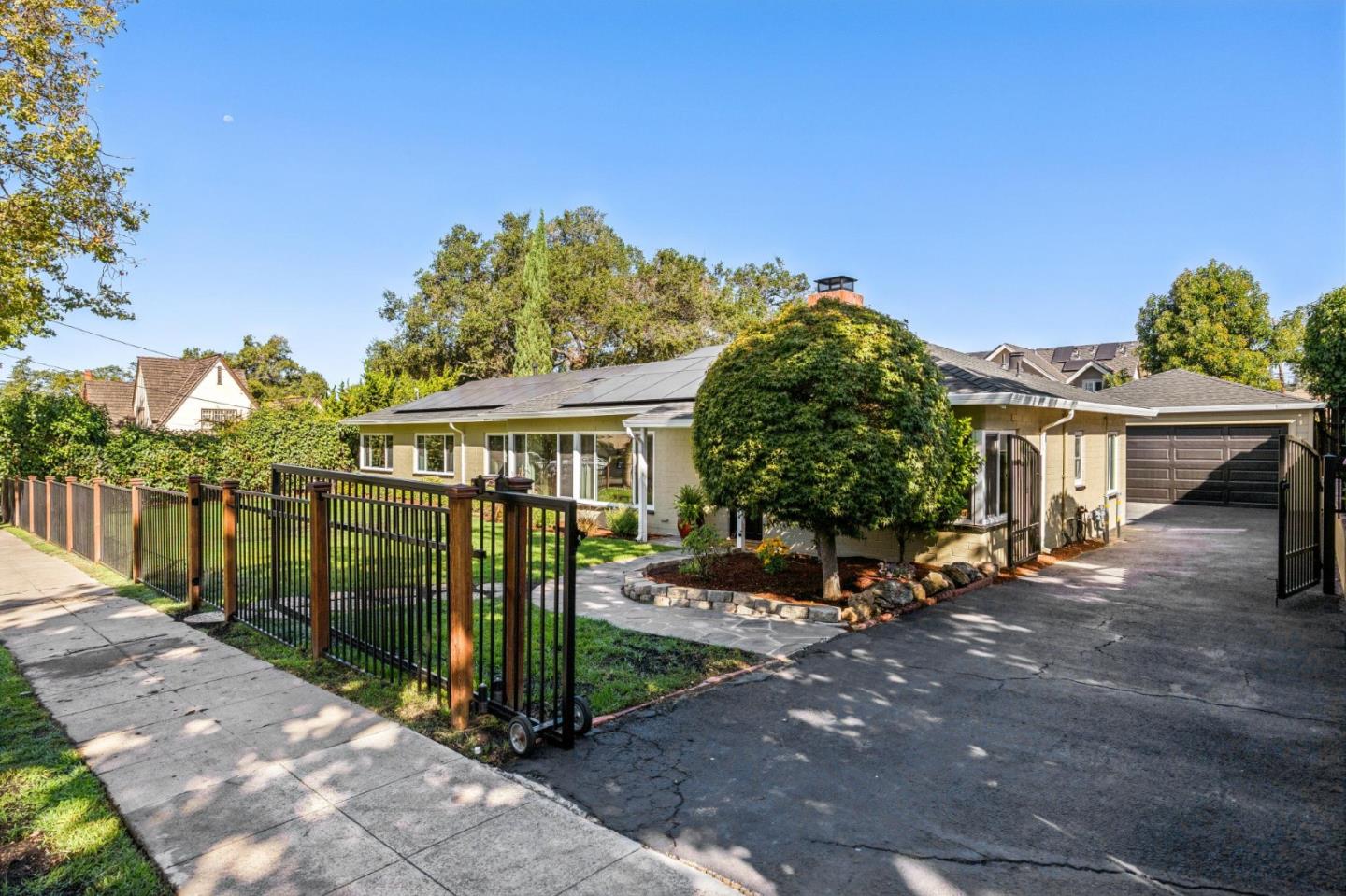 5491 Fairway DR