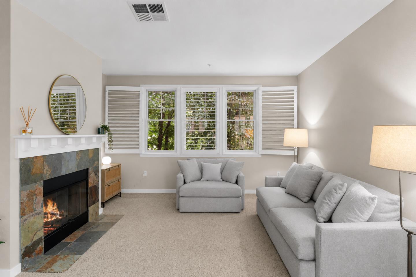 Front Image Thumbnail for ML82055885