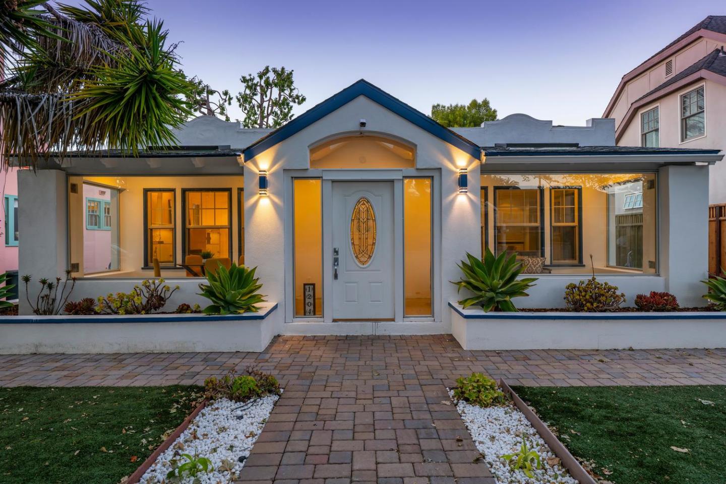 Featured listings