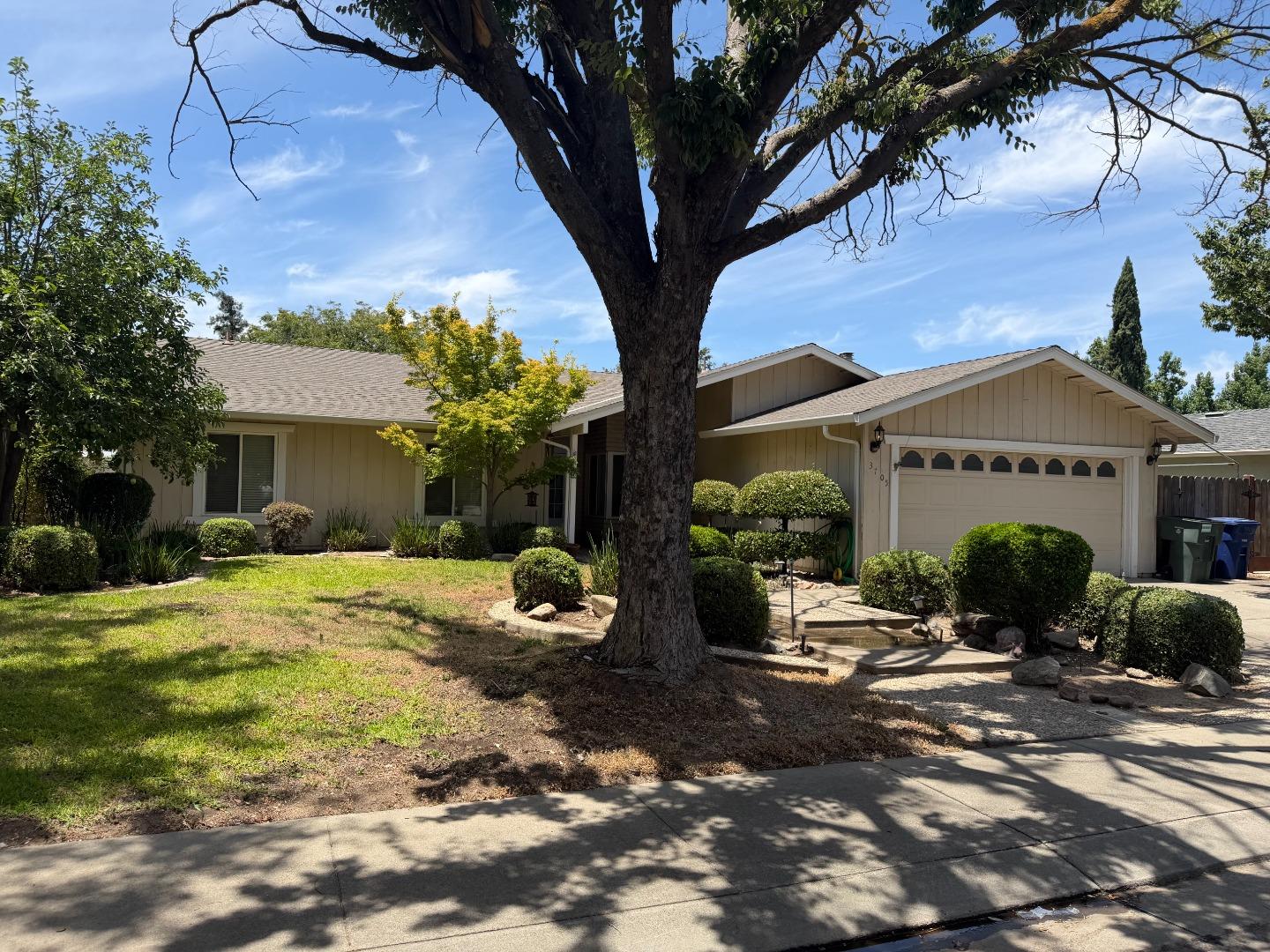 3705 Kona Oak Dr, Modesto, CA 95355 photo 2