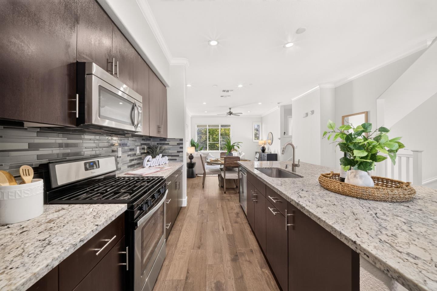 258 Odyssey LN 24
