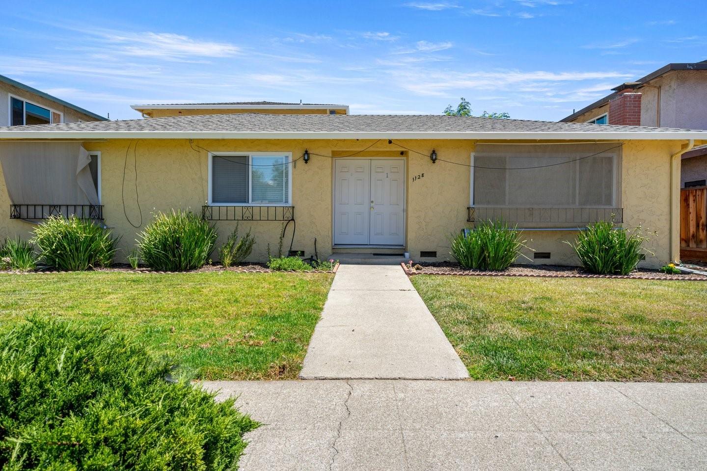 1128 Oakmont DR