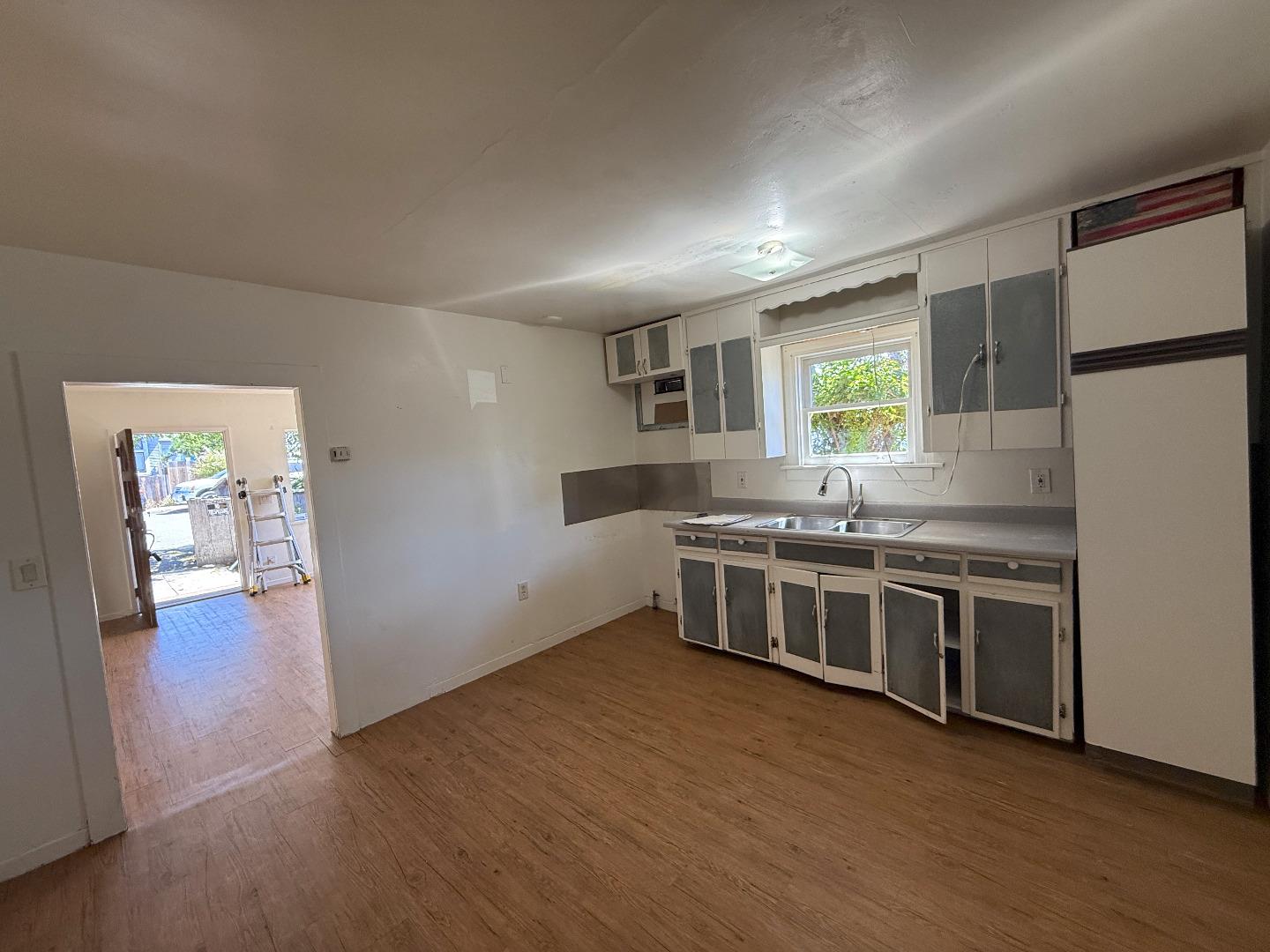 684 Dias AVE, SandCity, CA 93955, Photo 6