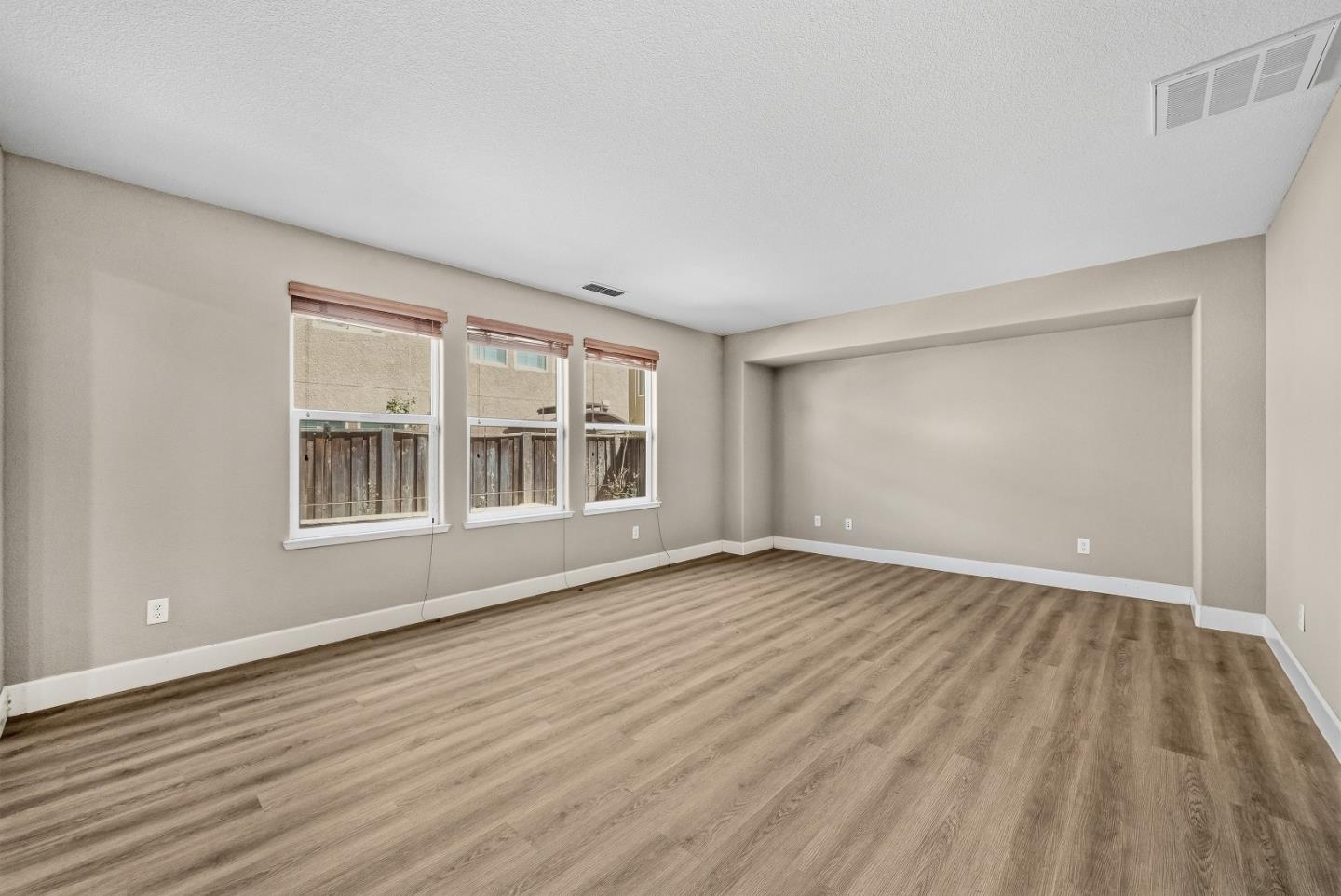 5272 Glimmer WAY, Sacramento, CA 95835, Photo 7